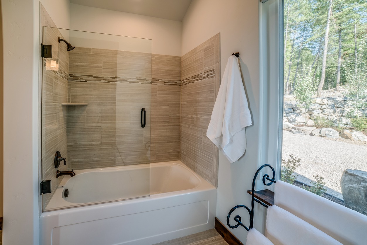 Shower & Tub Installation in King
